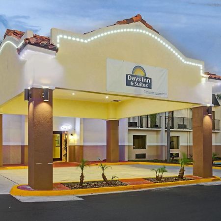 Days Inn & Suites By Wyndham Tampa - Ybor City Esterno foto
