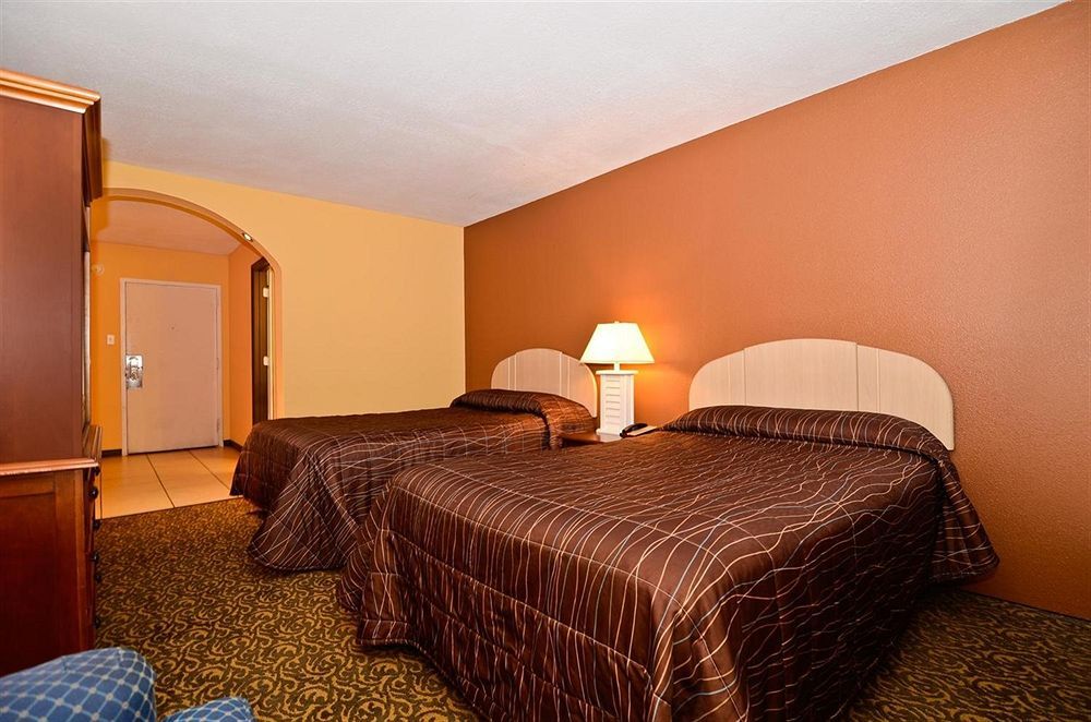 Days Inn & Suites By Wyndham Tampa - Ybor City Esterno foto