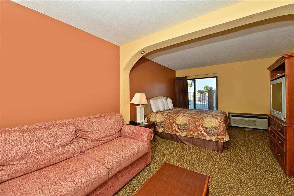 Days Inn & Suites By Wyndham Tampa - Ybor City Camera foto